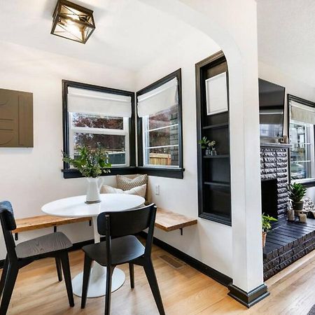 Picture Perfect Bungalow In The Heart Of Dt Vancouver Eksteriør billede