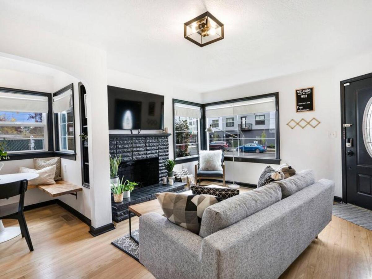 Picture Perfect Bungalow In The Heart Of Dt Vancouver Eksteriør billede