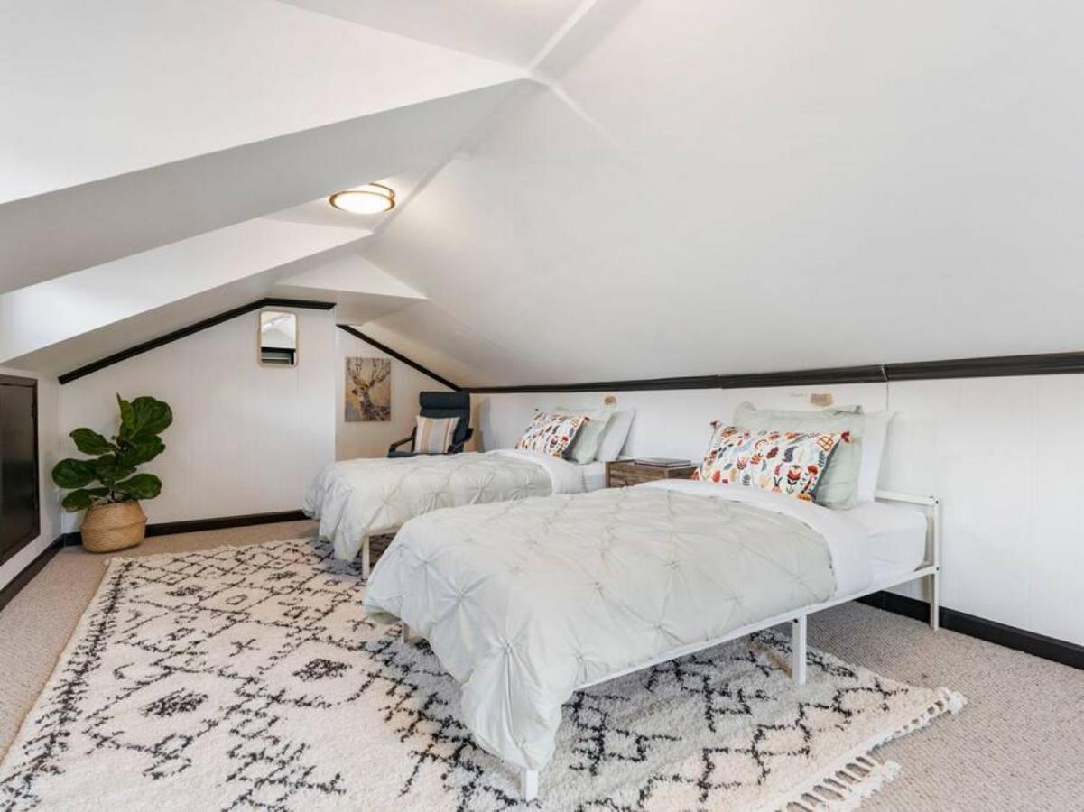 Picture Perfect Bungalow In The Heart Of Dt Vancouver Eksteriør billede