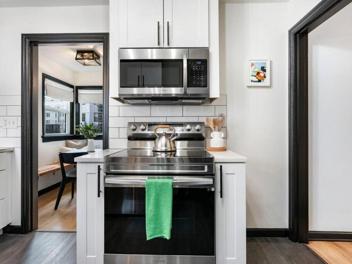 Picture Perfect Bungalow In The Heart Of Dt Vancouver Eksteriør billede