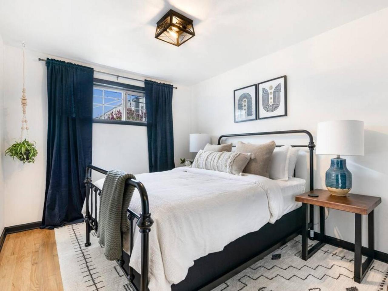 Picture Perfect Bungalow In The Heart Of Dt Vancouver Eksteriør billede